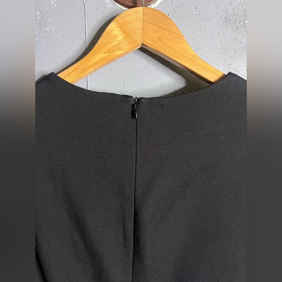 Everlane Long Sleeve Shift Dress in Black in size 4 - Picture 7 of 11